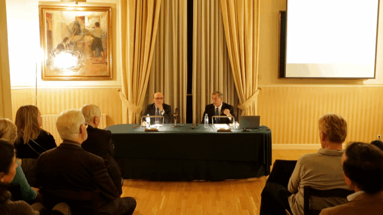 ‘L’exercici físic, la millor estrategia per a l’envelliment actiu’ | Debate Amics del País con Joaquim Llucià Pomares