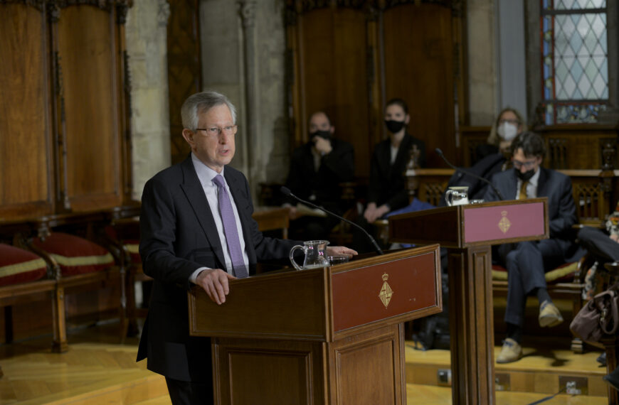 Recerca acadèmica bàsica i aplicada, construïm un futur de progrés