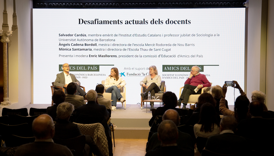 Debat Amics del País amb Salvador Cardús, Àngels Cadena Bordoll i Mònica Santamaria